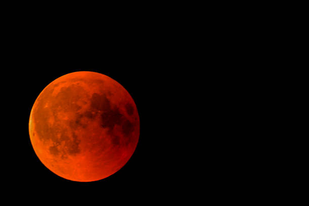 Super Blood Moon 2018 The longest total lunar eclipse of the 21st 27-28 July 2018 blood moon stock pictures, royalty-free photos & images