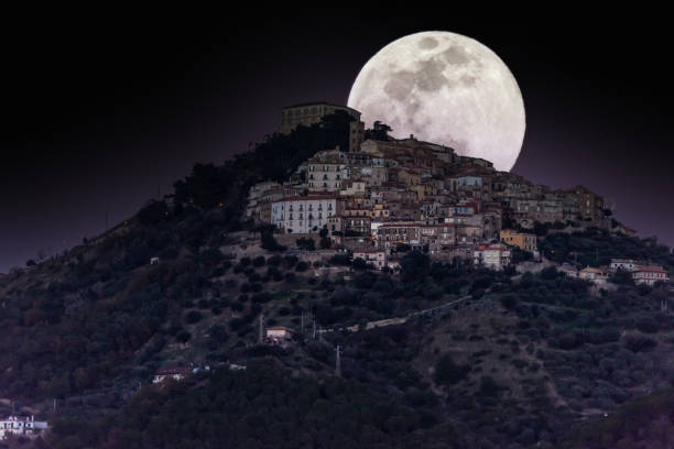 super moon over castellabate italy with the mediterranean sea - supermoon imagens e fotografias de stock