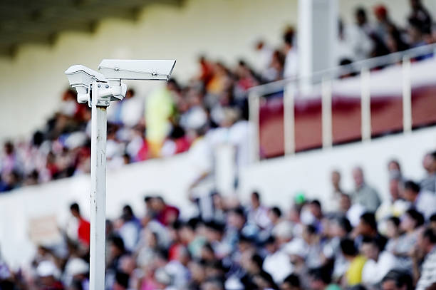 câmeras de vigilância no estádio - estádio e camera - fotografias e filmes do acervo
