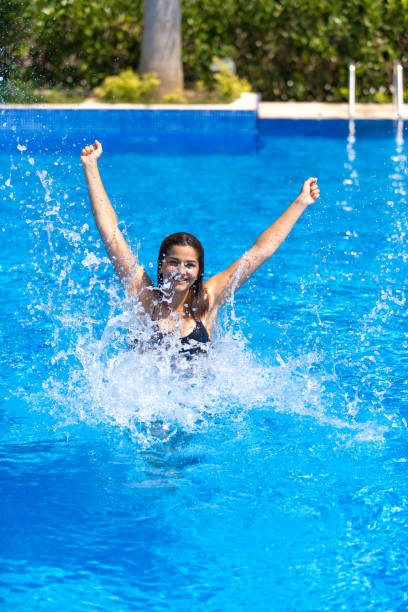 Nackte Frau Gehen Sie Schwimmen - Bilder und Stockfotos Nackte Frau Gehen Sie Schwimmen - Bilder und Stockfotos
