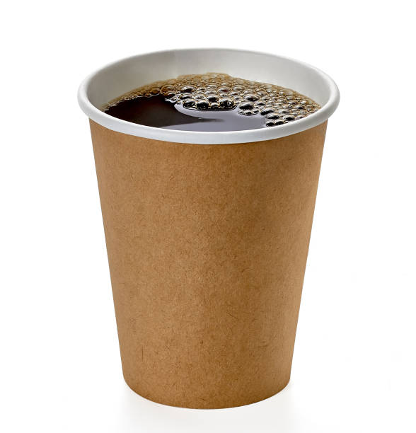 kaffeetasse zum mitnehmen mit clipping-pfad - kaffeeautomat stock-fotos und bilder