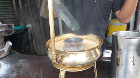 Making a Tandoori chai