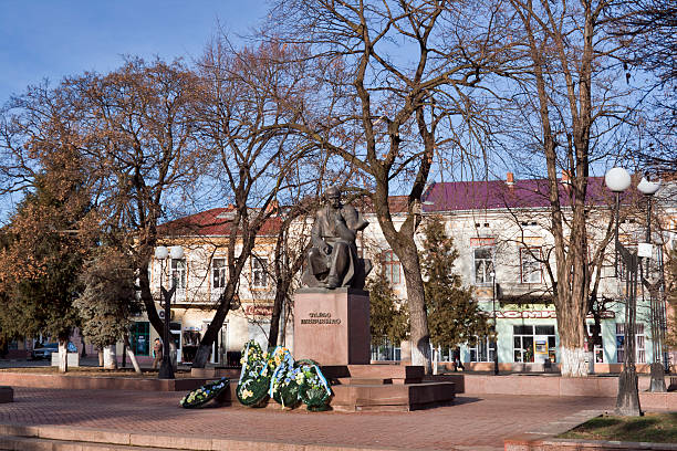 taras shevchenko monument in kolomyia, ukraine - shevchenko 個照片及圖片檔
