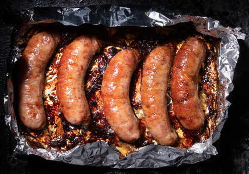 tasty sausages freshly cooked in foil in an electric oven picture id1359747702?b=1&k=20&m=1359747702&s=170667a&w=0&h=JFohV8r5HzYRyHCTPFWbs75SL9IFmGolyohojDDczp4=