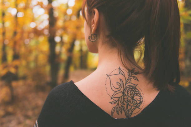 Tattoos für frauen nacken