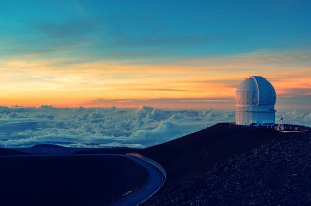 Telescopes on top of hill on Mauna Kea Space Observatory Telescopes on top of hill on Mauna Kea Space Observatory mauna kea stock pictures, royalty-free photos & images
