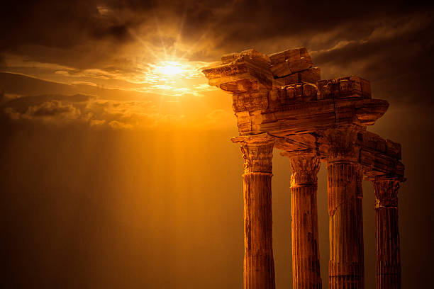 tempio di apollo al tramonto - pompei foto e immagini stock