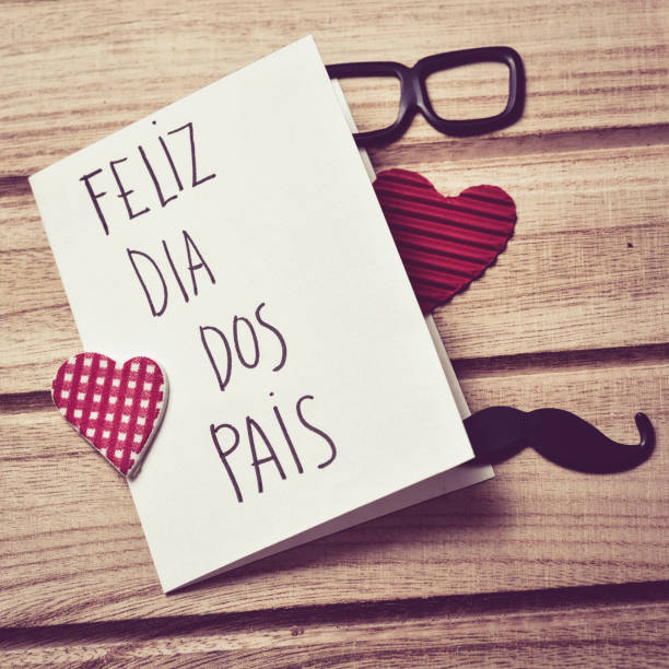 текст feliz dia dos pais, счастливый день отцов на португальском языке - dia dos pais стоковые фото и изображения