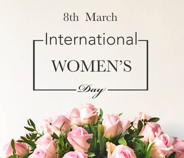 "8 maart. happy women's day "tekst. boeket van roze rozen. - womens day poster stockfoto's en -beelden