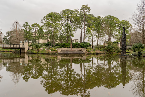 Der Wunderschone Skulpturengarten Im City Park In New Orleans