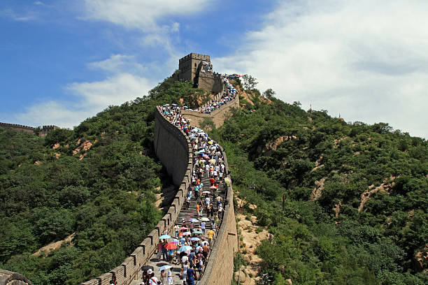 great wall of china - chinesische mauer stock-fotos und bilder