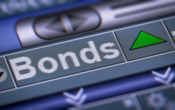el índice de bonos en la pantalla. - green bonds investment fotografías e imágenes de stock