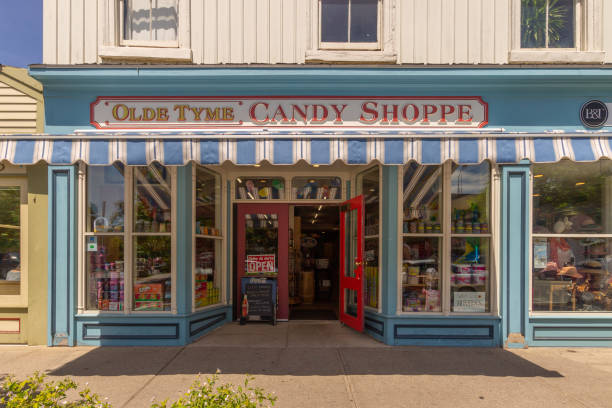 The Olde Time candy shop Niagara by the Lake, Canada - June 12, 2018: The Olde Time candy shop candy store stock pictures, royalty-free photos & images