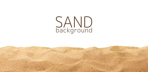 lo scattering sabbia isolato su sfondo bianco - sabbia foto e immagini stock