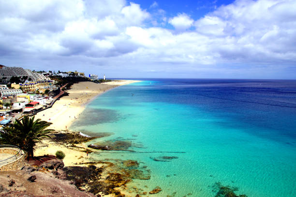 The seaside resort of Morro Jable in Fuerteventura, Spain Fuerteventura is the wildest of the Canary Islands. Morro Jable is a popular seaside resort located on the Southeastern shore of the island. Espagne stock pictures, royalty-free photos & images