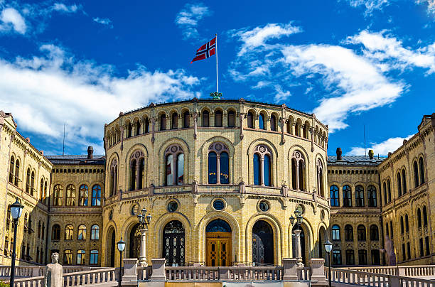 lo storting, parlamento norvegese a oslo - oslo foto e immagini stock