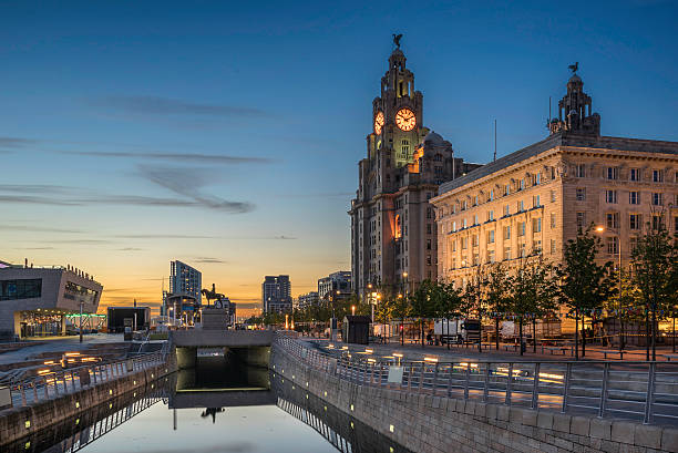 The Three Graces on Liverpools Pier One The Three Graces comprise the Liver Building, the Cunard and Port Authority merseyside stock pictures, royalty-free photos & images