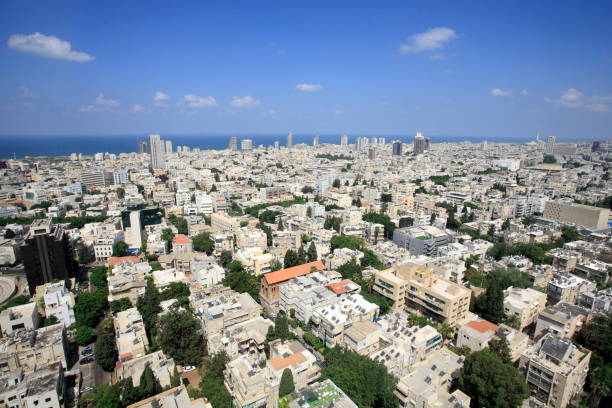 белый город: с видом на город тель-авив - tel aviv стоковые фото и изображения