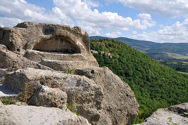 thracian sanctuary near the tatul village, bulgaria - orfeus bildbanksfoton och bilder