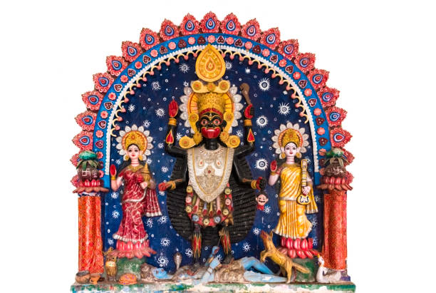 drie godin van de hindoe-mythologie (van links naar rechts) de godin van julie, kersten maa en maa de van de steen in indische tempel, voor idoolverering van deze deity sneed. - kaali stockfoto's en -beelden