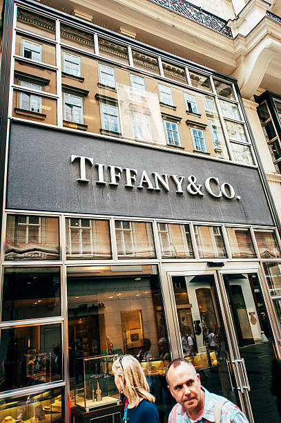 tiffany & empresa flagship store - tiffany usa fotografías e imágenes de stock