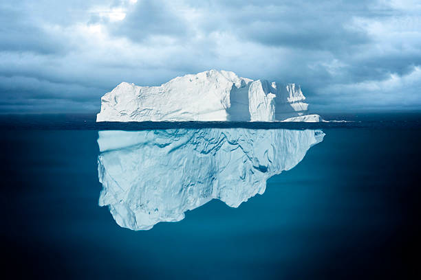 tip of an iceberg - ijsberg stockfoto's en -beelden