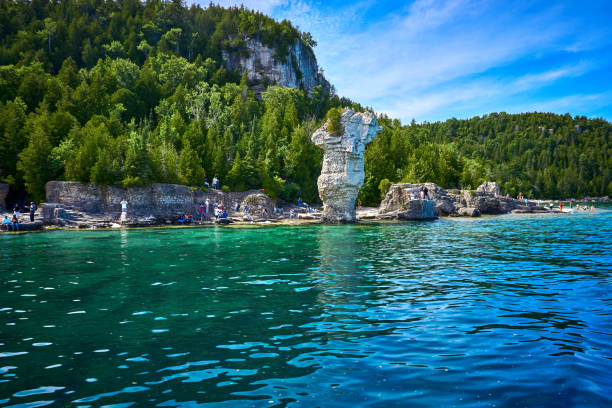 Tobermory flowerpot island Ontario Canada Tobermory flowerpot island Ontario Canada bruce peninsula national park stock pictures, royalty-free photos & images