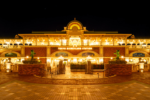 This station is located in front of Tokyo Disneyland's main entrance.\nThis photo was taken from the Disneyland Hotel side.
