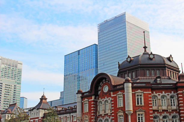 れんが造りのモダンな高層ビルを作った東京駅 - 東京駅 ストックフォトと画像