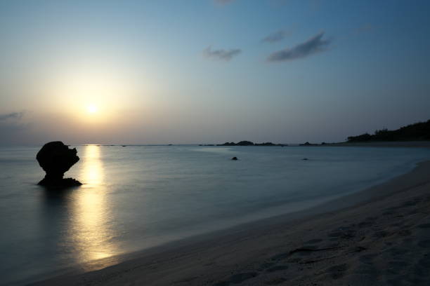 tomori beach, una delle spiagge più belle di amami oshima, a kagoshima, giappone - tomori foto e immagini stock