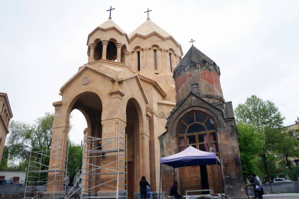 chiesa tradizionale armena di yerevan - demiral foto e immagini stock
