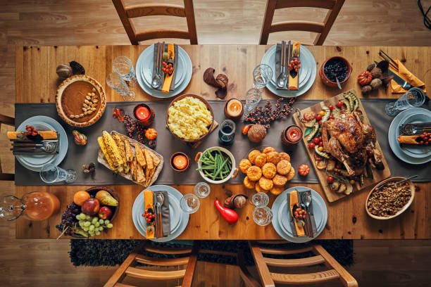 tradicional de vacaciones pavo relleno la cena - thanksgiving food fotografías e imágenes de stock