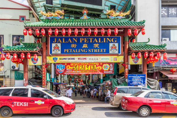 A typical view in Kuala Lumpur in malaysia Kualar Lumpur Malaysia. March 12 2019. A view of the famous Petaling market in Kuala Lumpur in malaysia central market kuala lumpur stock pictures, royalty-free photos & images