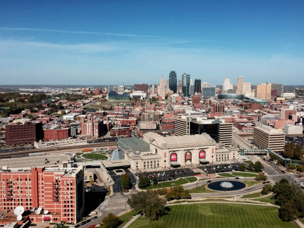 Union Station and Downtown Kansas City view of Union Station and Downtown Kansas City from the Liberty Memorial Tower kansas city kansas stock pictures, royalty-free photos & images