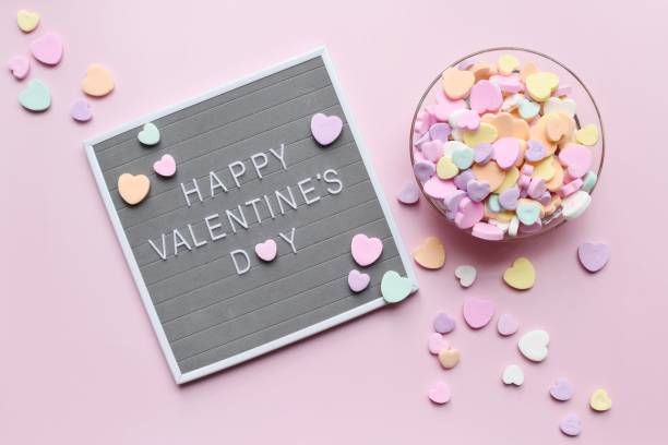 Valentine’s Day Heart shape candy and Valentine’s Day sign happy valentines day stock pictures, royalty-free photos & images