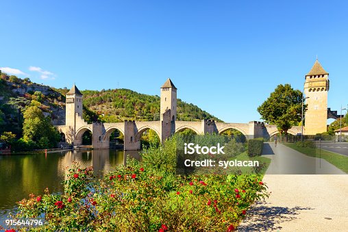istock Valentre Bridge of Cahors, France 915644796