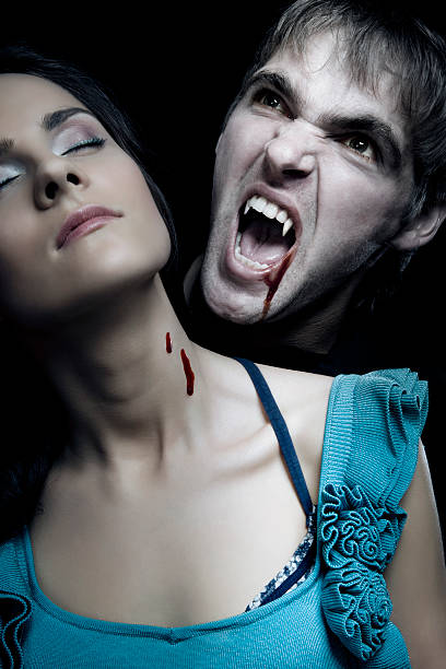 вампир - pics of the female vampires biting стоковые фото и изображения.