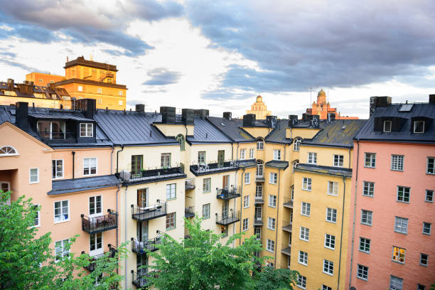 vasastan stockholm, typisch zweedse stad gebouwen - gevel stockfoto's en -beelden