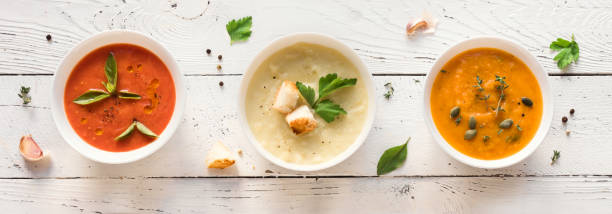 groente soepen - soep stockfoto's en -beelden