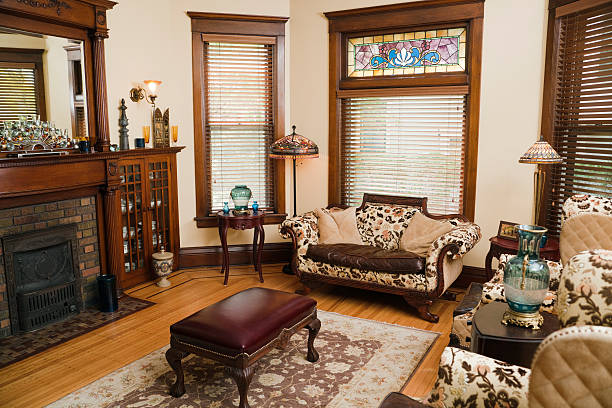 викторианский стиль гостиной, старомодный, антикварная внутренние домашний интерьер дома - антиквариат стоковые фото и изображения