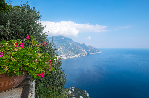 View From Terrace Of Infinity In Villa Cimbrone Gardens Stockfoto