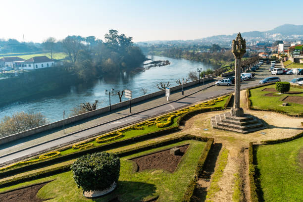 View of the Barcelos city with Cavado river in Portugal. It is one of the growing municipalities in the country BARCELOS, PORTUGAL - CIRCA JAUARY 2019: View of the Barcelos city with Cavado river in Portugal. It is one of the growing municipalities in the country. barcelos stock pictures, royalty-free photos & images