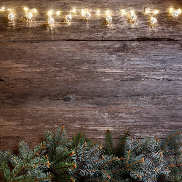vintage christmas houten achtergrond - plankje plant touw stockfoto's en -beelden