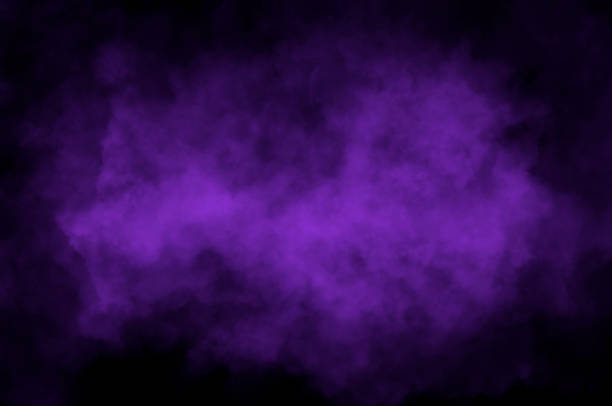 púrpura nube - smoke on black fotografías e imágenes de stock
