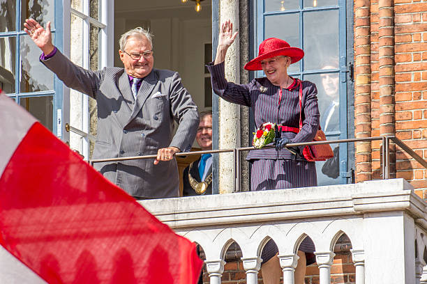 visite de vejle, le danemark par la reine margrethe et prince henrik - vejle photos et images de collection