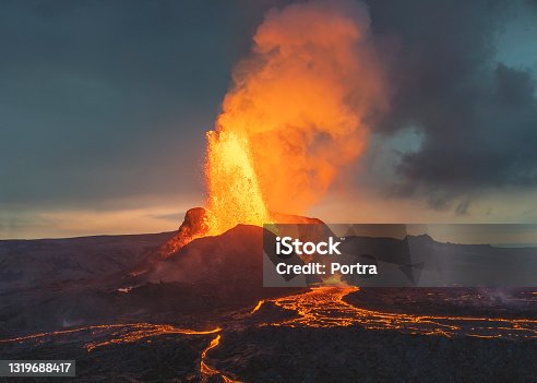 istock Volcanic eruption in Iceland 1319688417