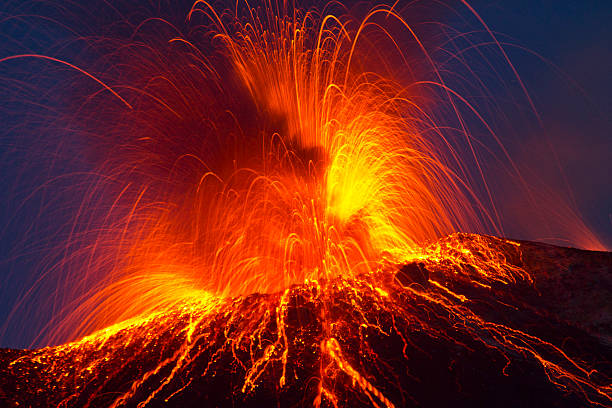 Volcanic Eruption Volcano stromboli with strong eruption volcano stock pictures, royalty-free photos & images