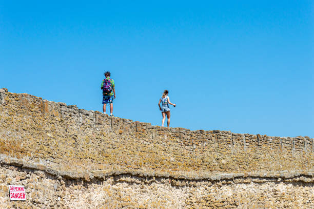 стены древней аккерманской крепости - belgorod стоковые фото и изображения
