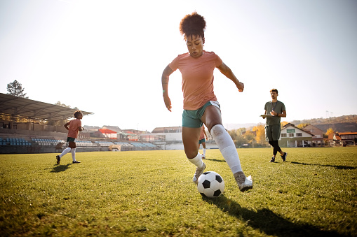 Young athletes who play football have training before the game