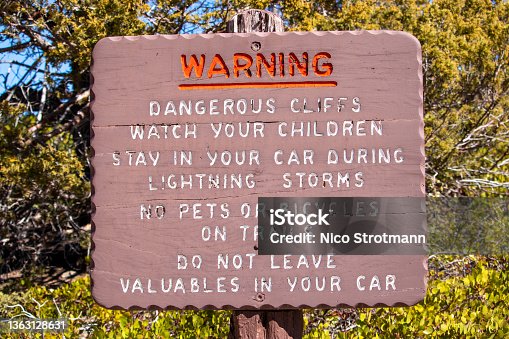 istock Warning sign dangerous cliffs, Bryce Canyon USA 1363128631
